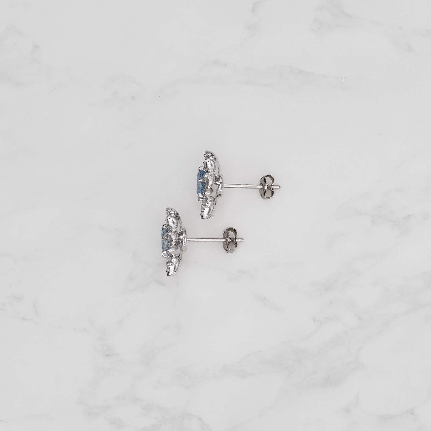 Nymphaea / Garnet earrings