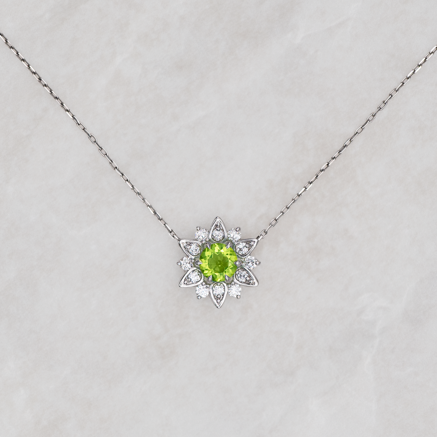 Nymphaea / Peridot necklace