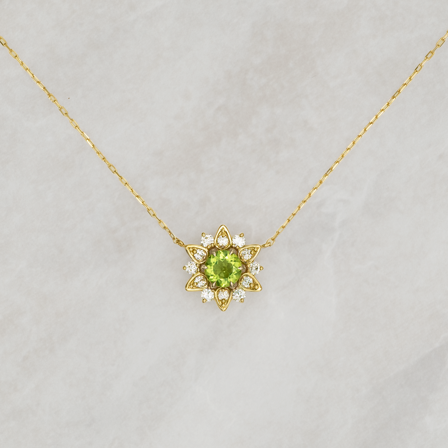Nymphaea / Peridot necklace
